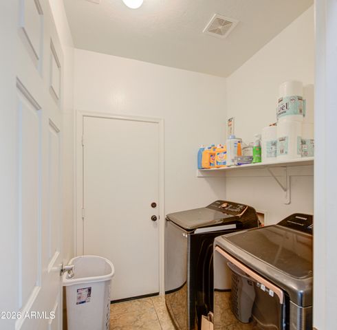 1237 W GREEN TREE Drive, San Tan Valley, AZ 85143