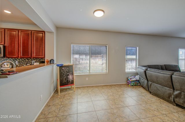 1237 W GREEN TREE Drive, San Tan Valley, AZ 85143