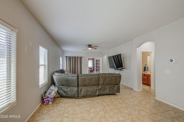 1237 W GREEN TREE Drive, San Tan Valley, AZ 85143