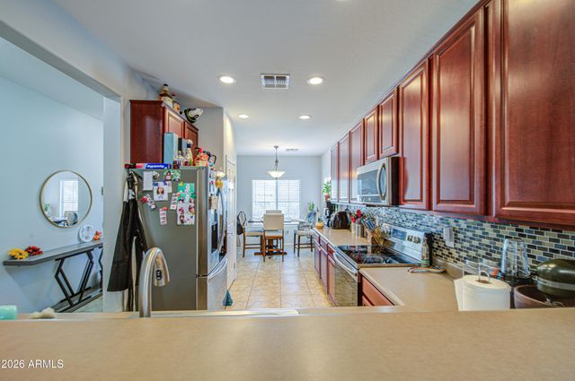 1237 W GREEN TREE Drive, San Tan Valley, AZ 85143