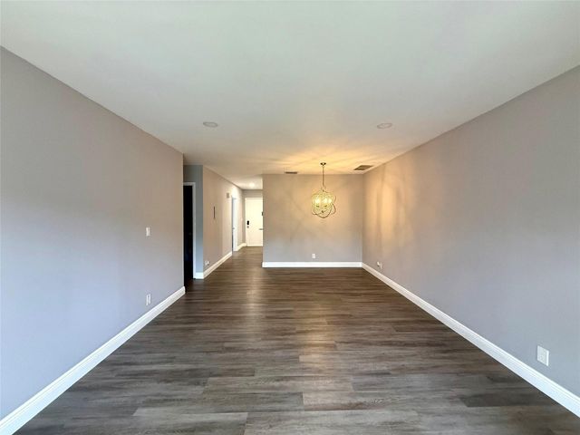 20862 Vinesta Circle 307, Boca Raton, FL 33433