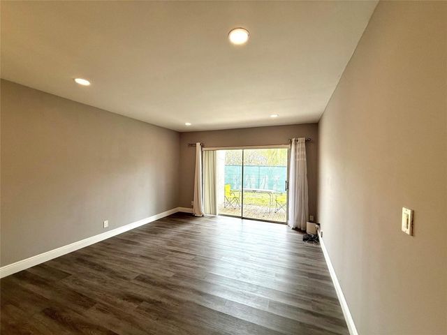 20862 Vinesta Circle 307, Boca Raton, FL 33433