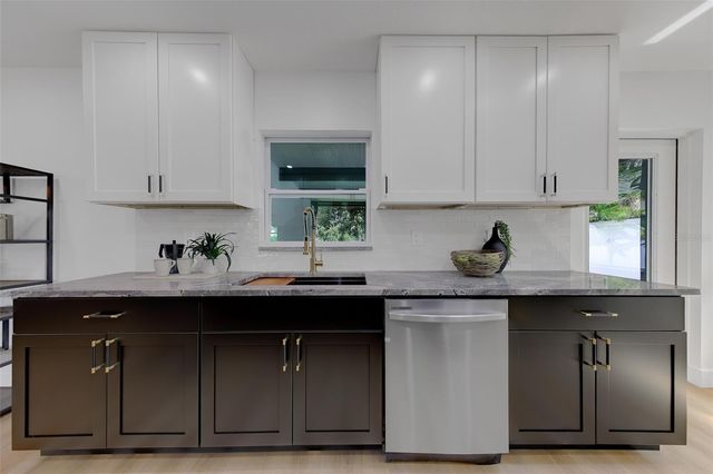 3042 KAPOK KOVE DRIVE, Clearwater, FL 33759