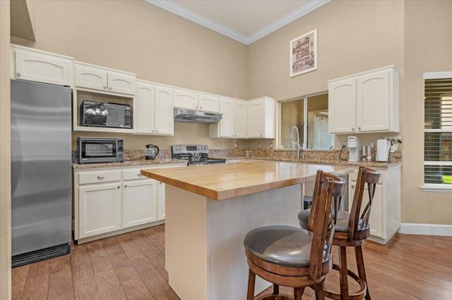 1779 E Niles Avenue, Fresno, CA 93720