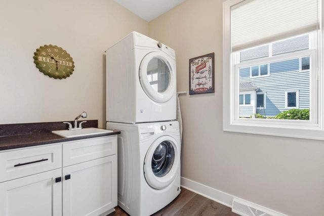 S110W20380 Point Denoon ROAD, Muskego, WI 53150