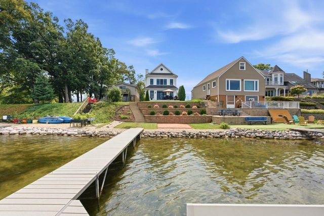 S110W20380 Point Denoon ROAD, Muskego, WI 53150