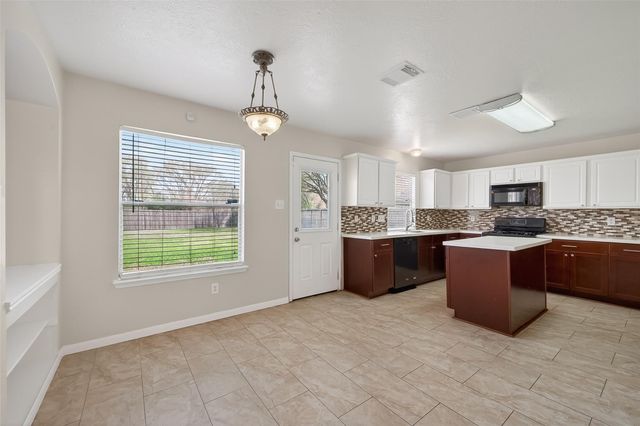 6002 Villa Hills Drive, Houston, TX 77066