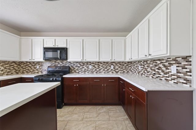 6002 Villa Hills Drive, Houston, TX 77066