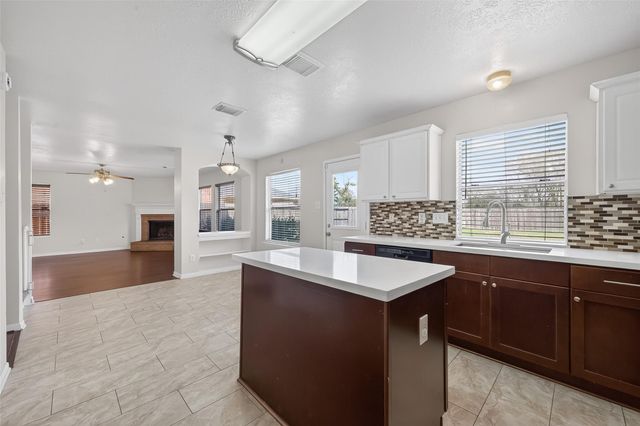 6002 Villa Hills Drive, Houston, TX 77066