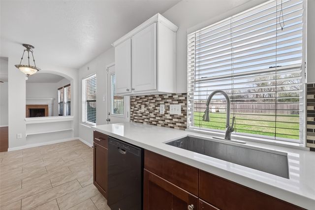 6002 Villa Hills Drive, Houston, TX 77066