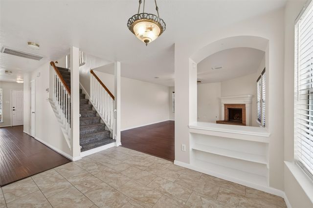 6002 Villa Hills Drive, Houston, TX 77066