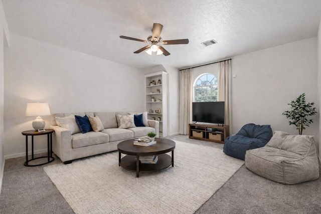 6002 Villa Hills Drive, Houston, TX 77066