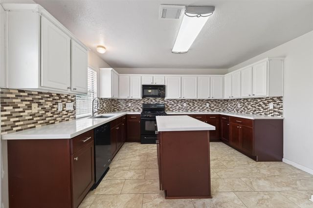 6002 Villa Hills Drive, Houston, TX 77066