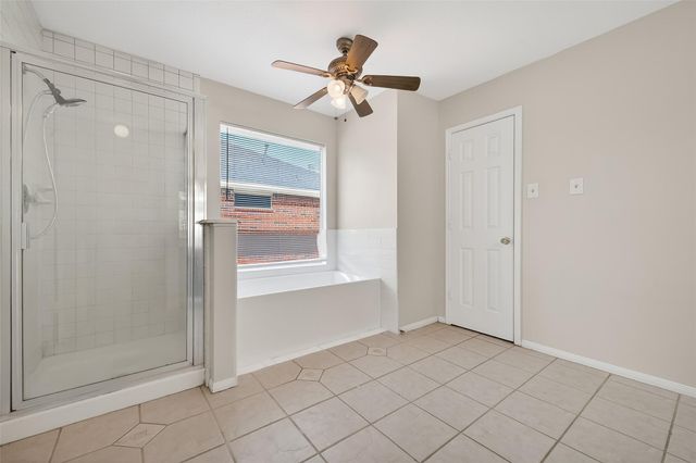 6002 Villa Hills Drive, Houston, TX 77066