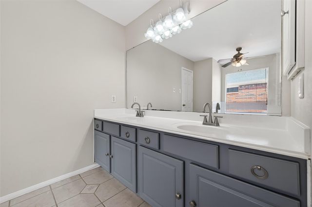 6002 Villa Hills Drive, Houston, TX 77066