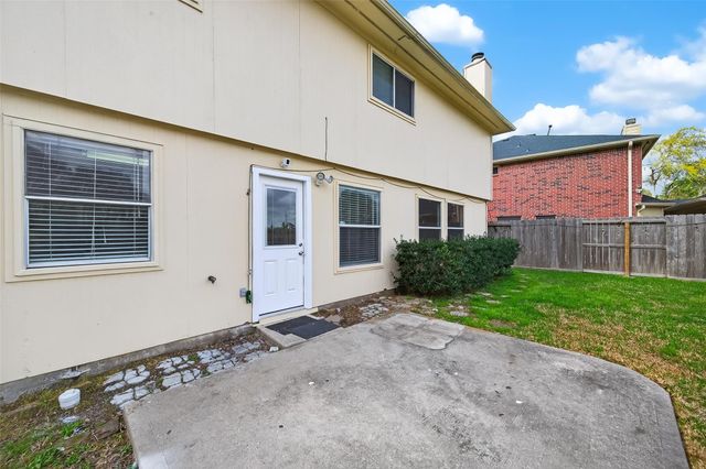 6002 Villa Hills Drive, Houston, TX 77066
