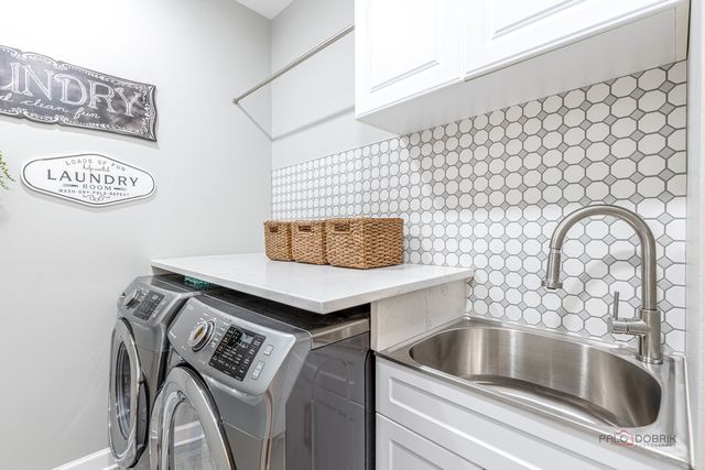 17 Tournament Drive S, Hawthorn Woods, IL 60047