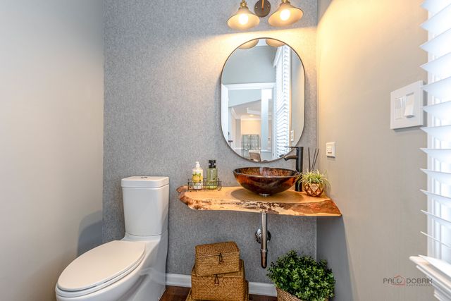 17 Tournament Drive S, Hawthorn Woods, IL 60047