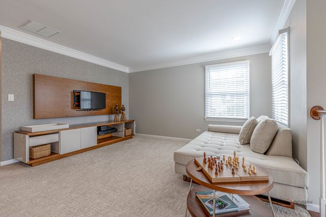 17 Tournament Drive S, Hawthorn Woods, IL 60047