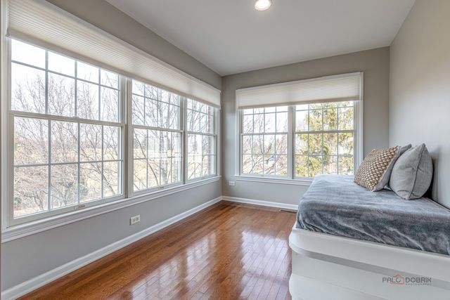 17 Tournament Drive S, Hawthorn Woods, IL 60047