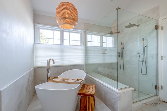 17 Tournament Drive S, Hawthorn Woods, IL 60047