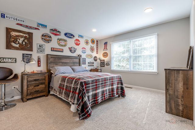 17 Tournament Drive S, Hawthorn Woods, IL 60047