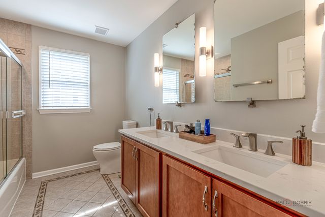 17 Tournament Drive S, Hawthorn Woods, IL 60047