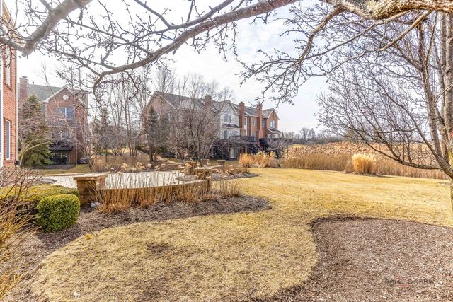 17 Tournament Drive S, Hawthorn Woods, IL 60047