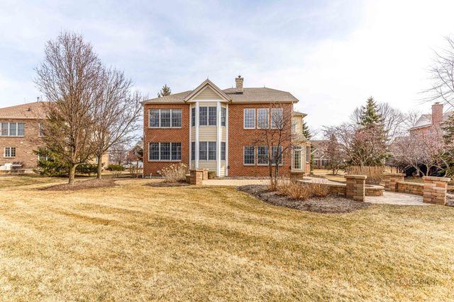 17 Tournament Drive S, Hawthorn Woods, IL 60047