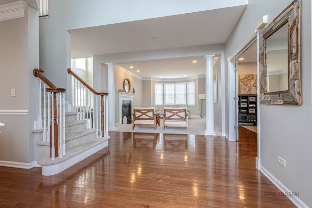 17 Tournament Drive S, Hawthorn Woods, IL 60047