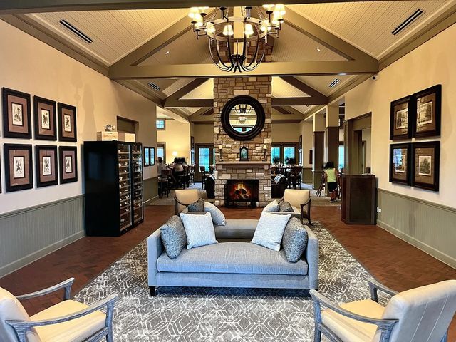 17 Tournament Drive S, Hawthorn Woods, IL 60047