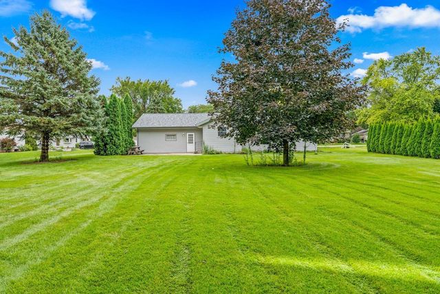 8102 W Margaret LANE, Franklin, WI 53132