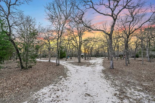 390 Christensen RD, Elgin, TX 78621