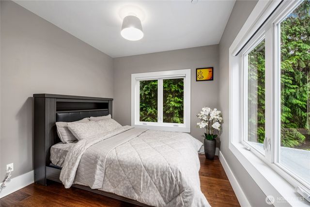 1312 211th Avenue NE, Sammamish, WA 98074