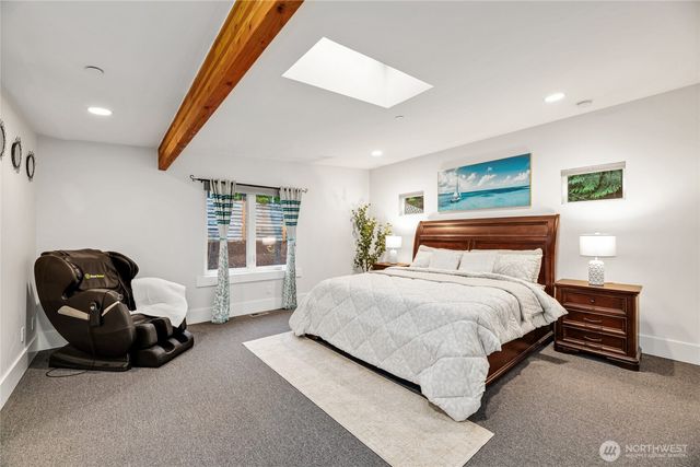 1312 211th Avenue NE, Sammamish, WA 98074
