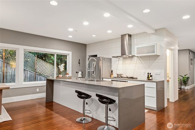 1312 211th Avenue NE, Sammamish, WA 98074