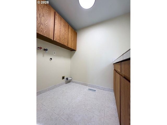 2609 Nw 109TH St, Vancouver, WA 98685