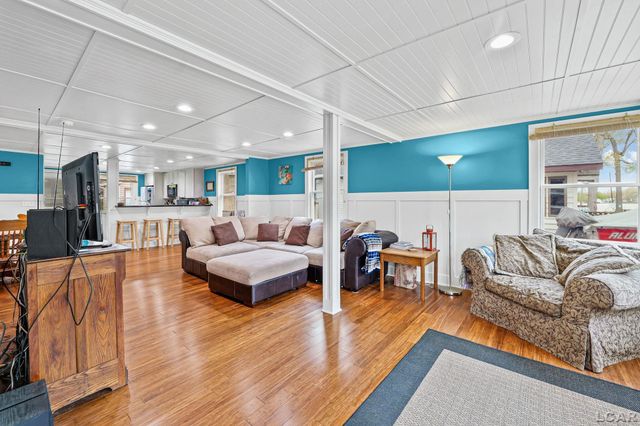 2128 Glenwood Court, Brooklyn, MI 49230
