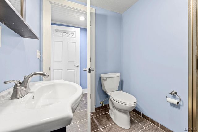 2128 Glenwood Court, Brooklyn, MI 49230