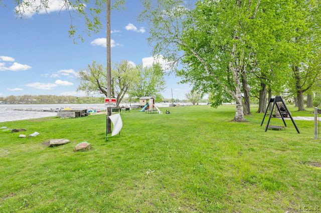 2128 Glenwood Court, Brooklyn, MI 49230