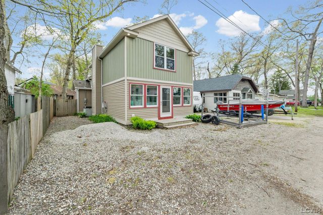 2128 Glenwood Court, Brooklyn, MI 49230