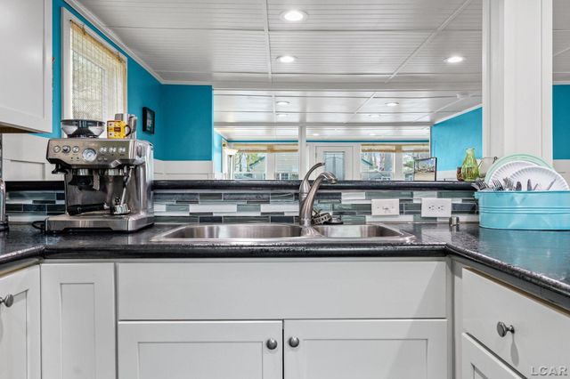 2128 Glenwood Court, Brooklyn, MI 49230