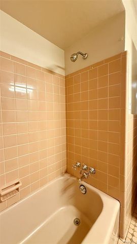 21781 Stratford, Oak Park, MI 48237