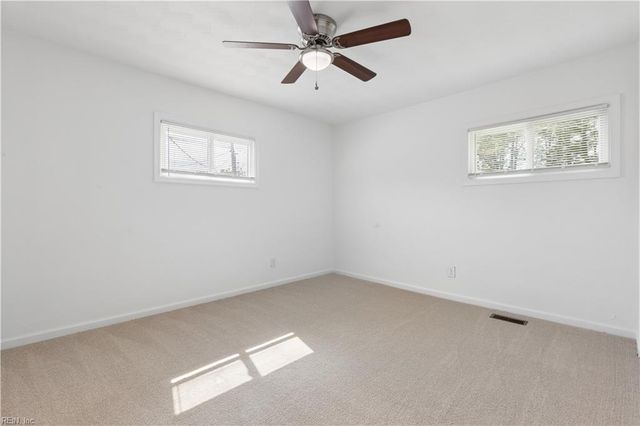 1261 River Oaks DR, Norfolk, VA 23502