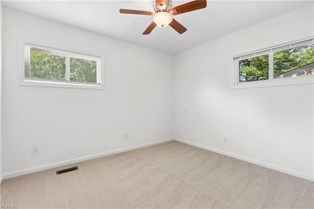 1261 River Oaks DR, Norfolk, VA 23502