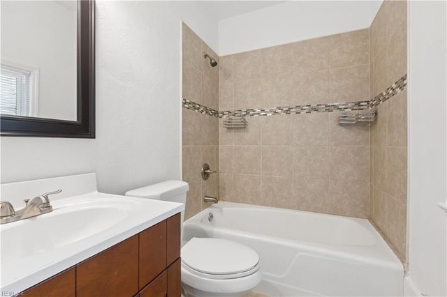1261 River Oaks DR, Norfolk, VA 23502