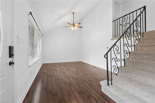 1261 River Oaks DR, Norfolk, VA 23502