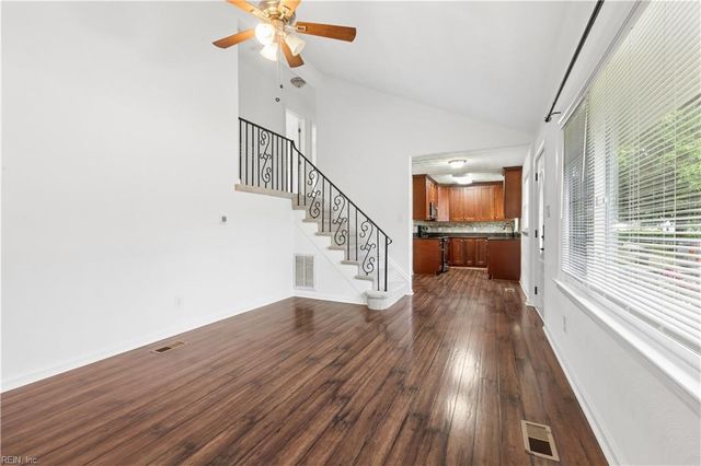 1261 River Oaks DR, Norfolk, VA 23502