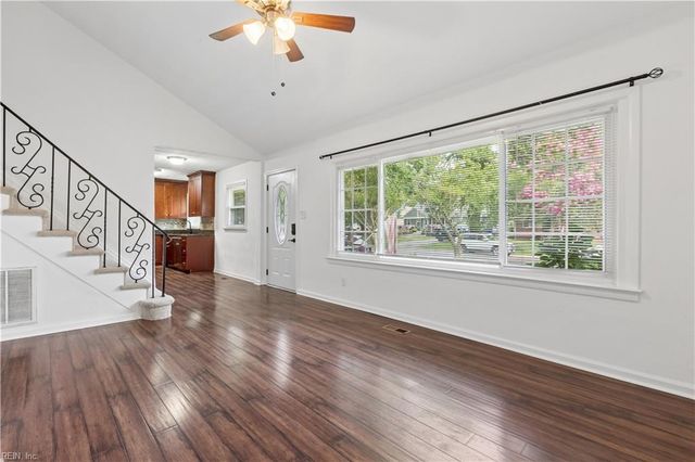 1261 River Oaks DR, Norfolk, VA 23502
