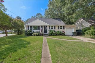 1261 River Oaks DR, Norfolk, VA 23502